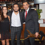 Paulina Mercado, Andrés Tovar productor y Charly López el ex Garibaldi