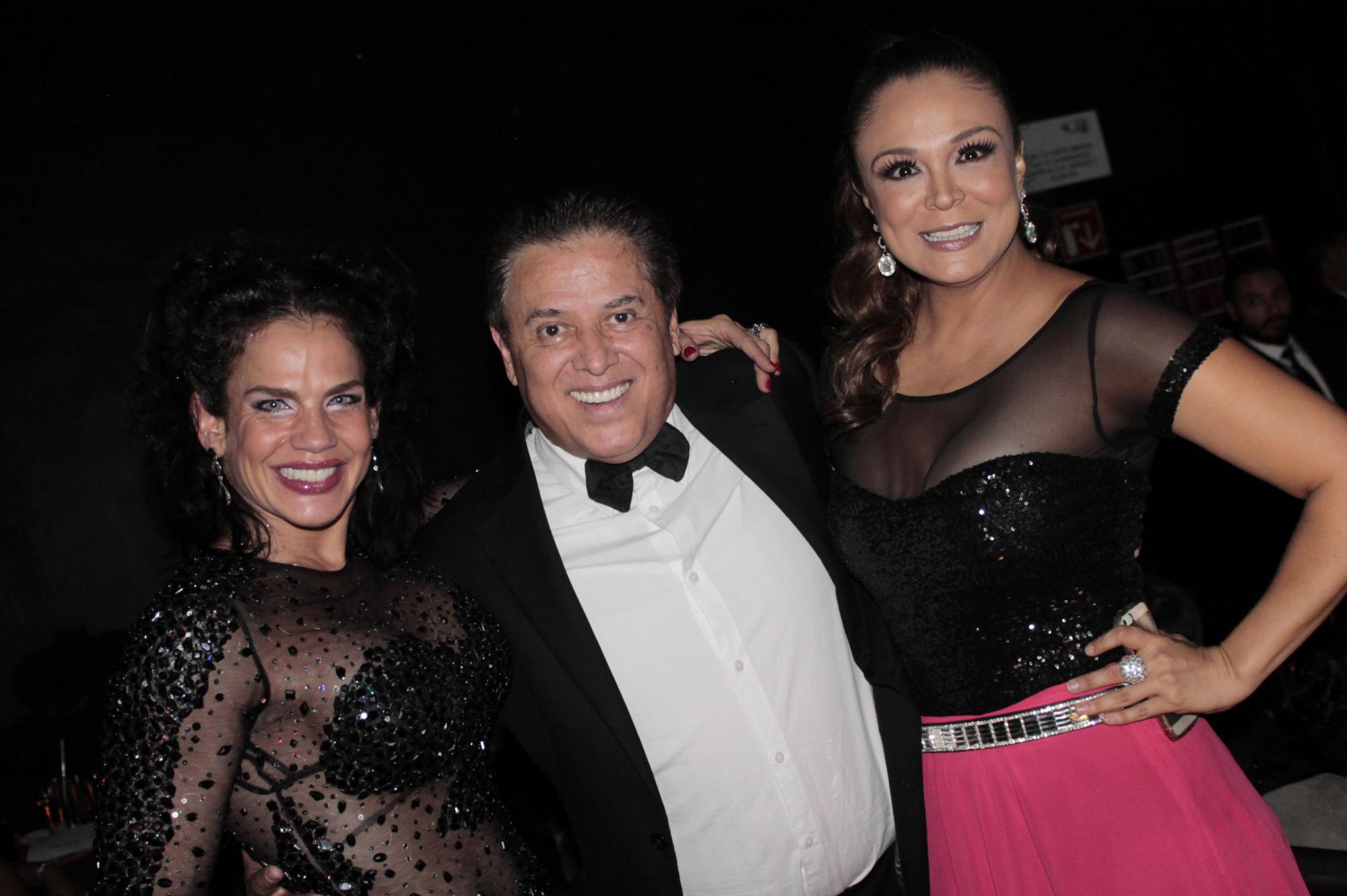 Niurka Marcos, Mario Bezares y Brenda Bezares