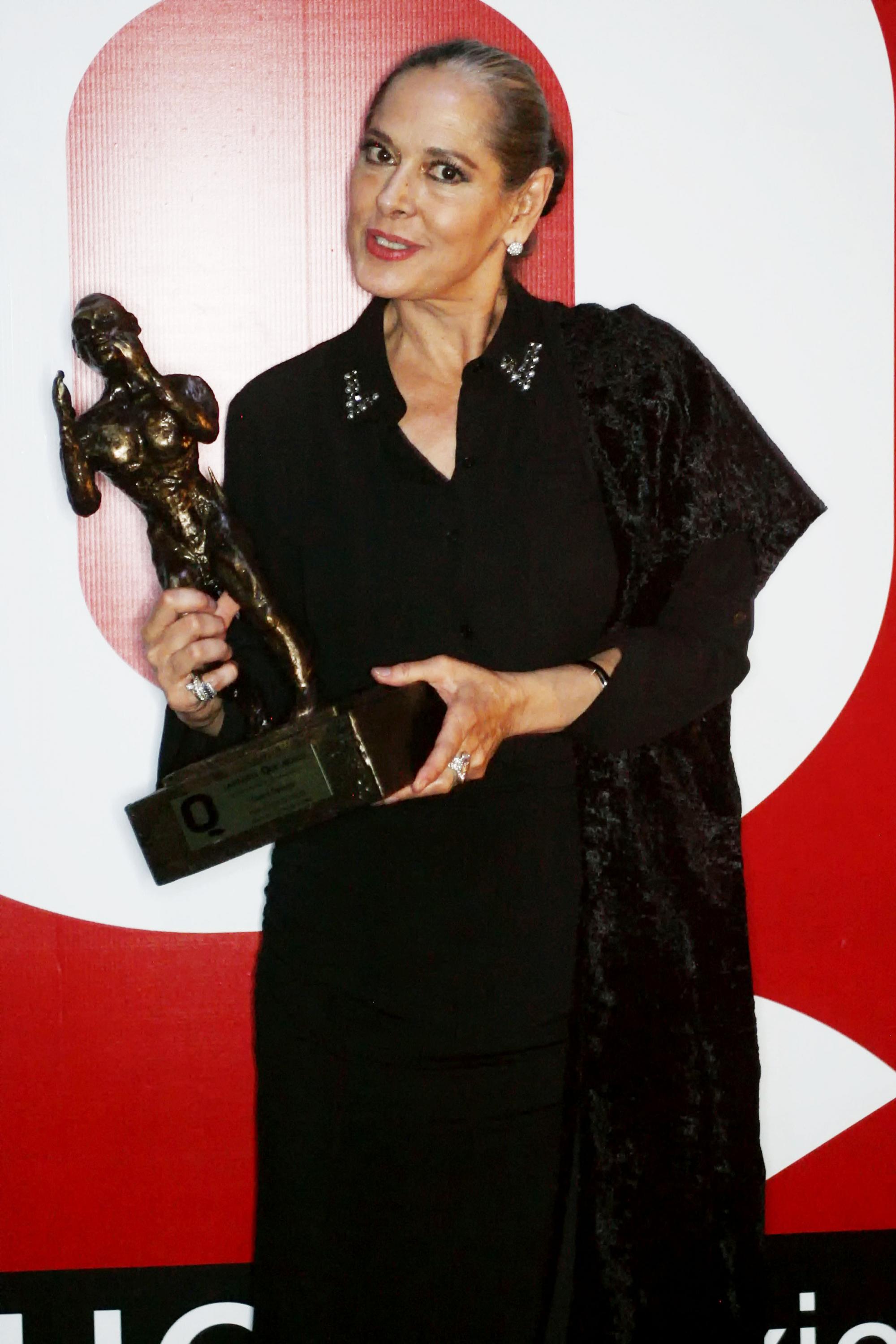 Primera actriz, Isaura Espinoza