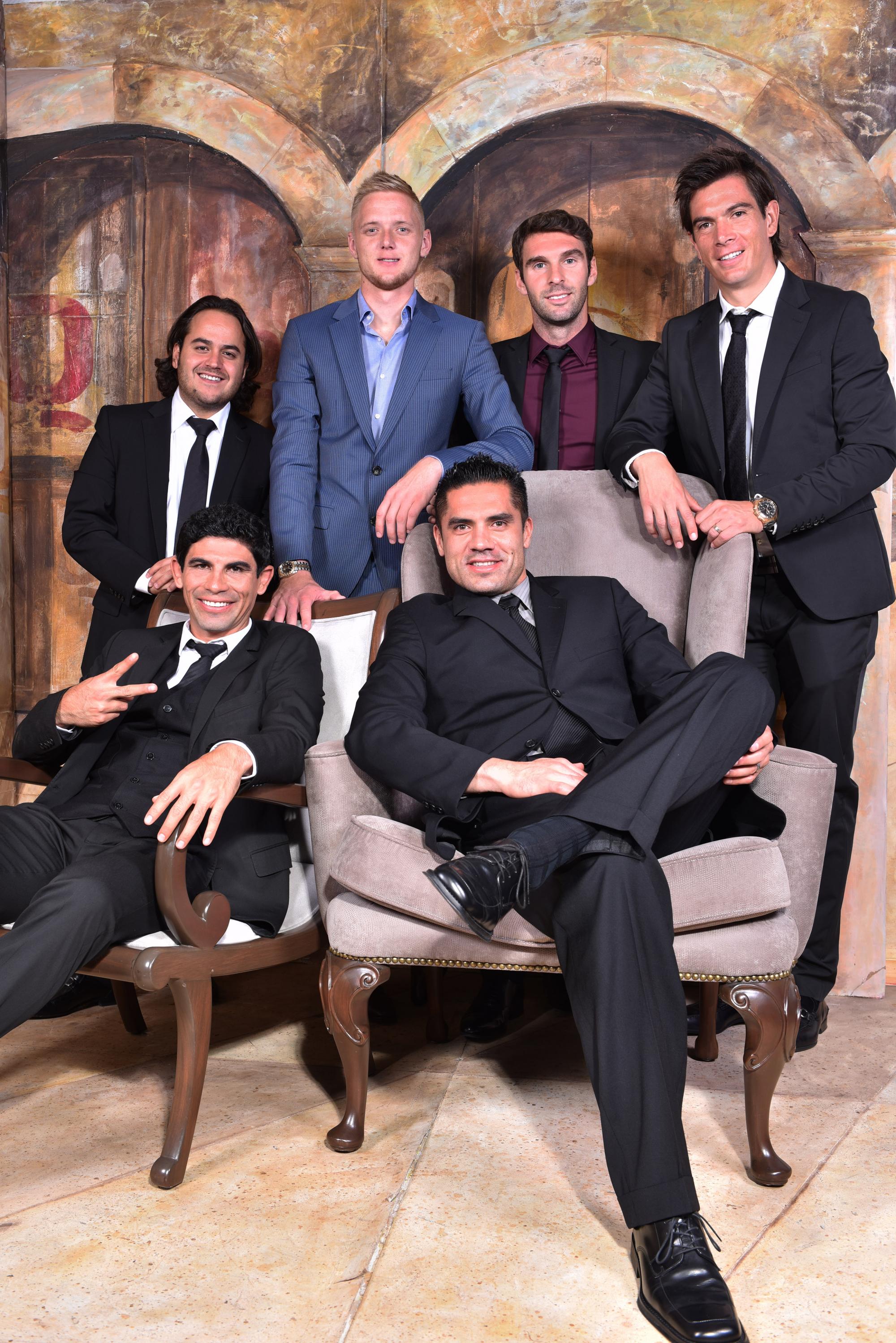 Jugadores del equipo León y su presidente Jesús Martínez