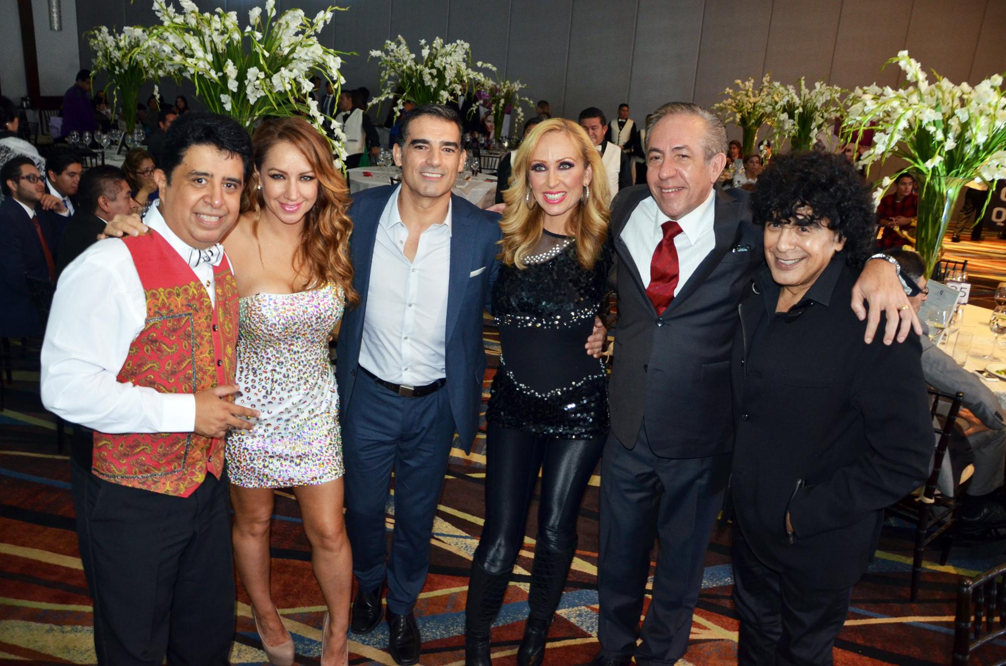 VIP Carlos Eduardo Rico, Maya Karunna, Chao, María Karunna, Ricardo Hill y Laureano Brizuela - copia