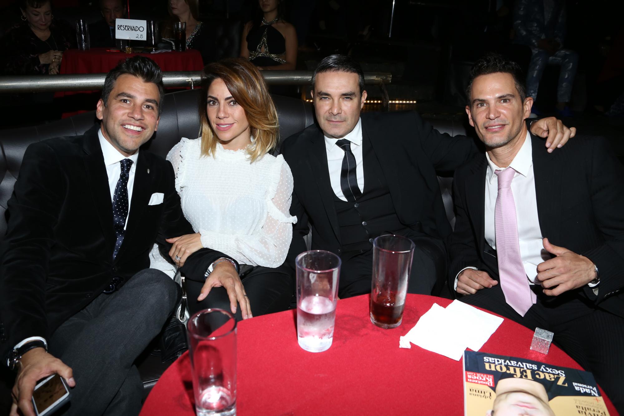 Mauricio Barcelata, María José Suárez, Mauricio Islas y Julio Camejo