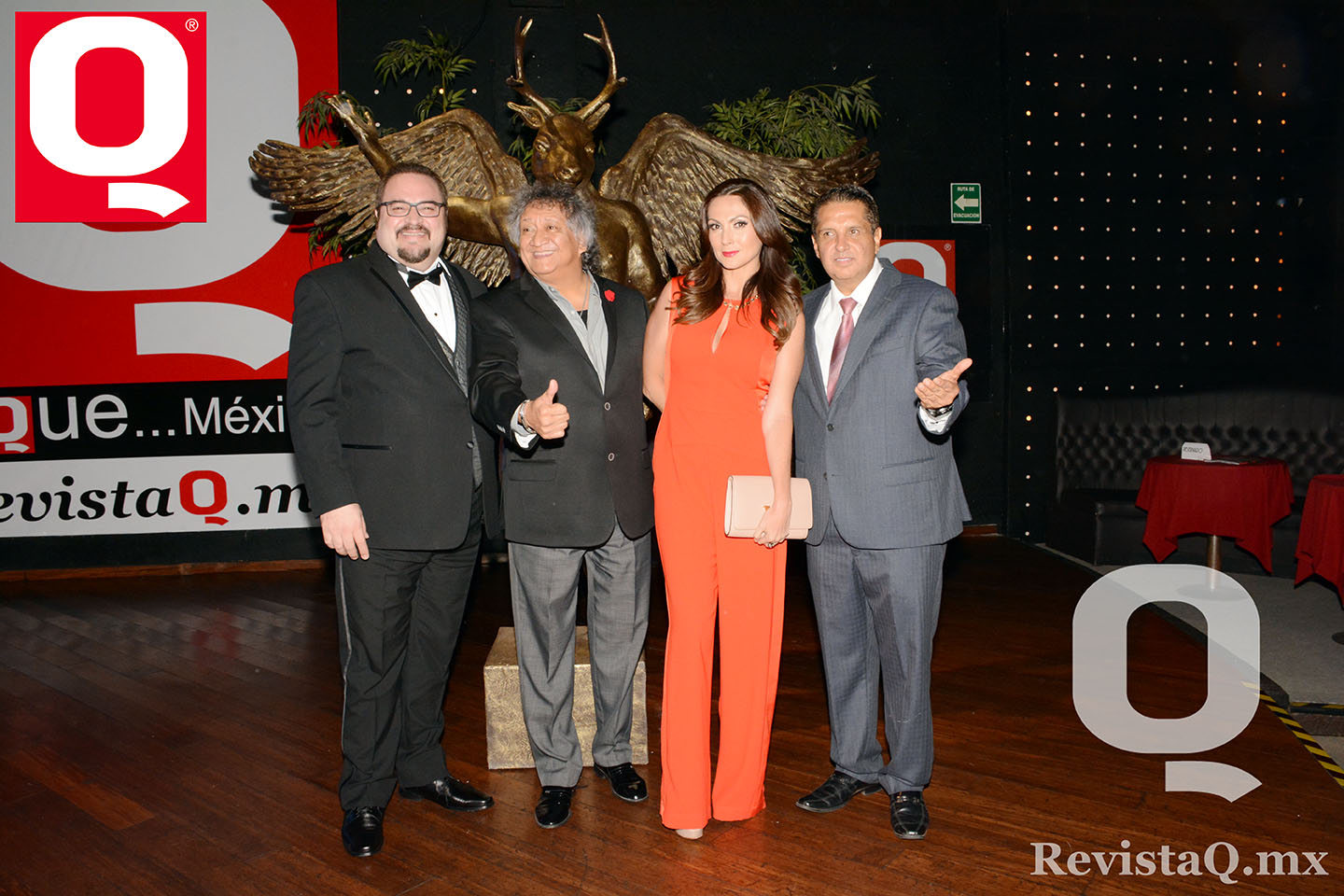 Eduardo Manzano, Jorge Falcón, Nora Salinas y Jerry  Aguirre en los Premios de la Revista Q
