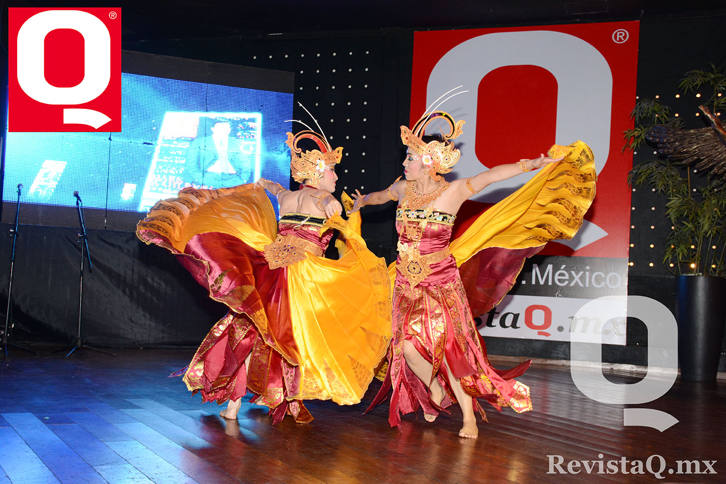 Un espectáculo oriental espectacular en los Premios Q