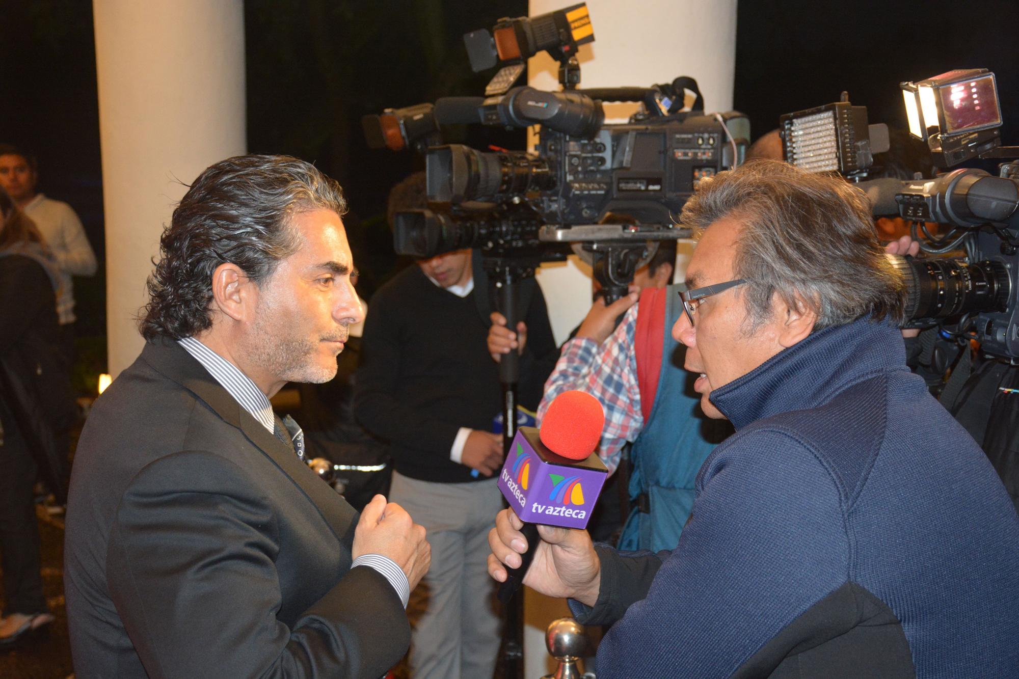 El actor Raúl Araiza en entrevista con TV AZTECA