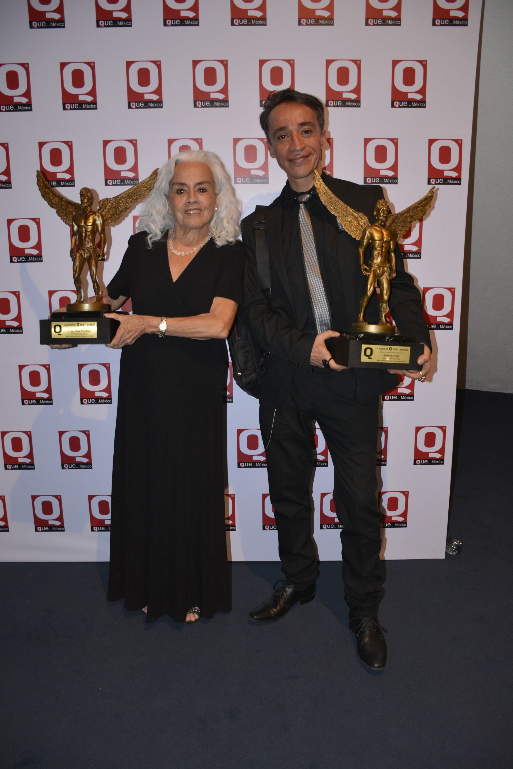 Evangelina Martínez y Roberto Sosa..