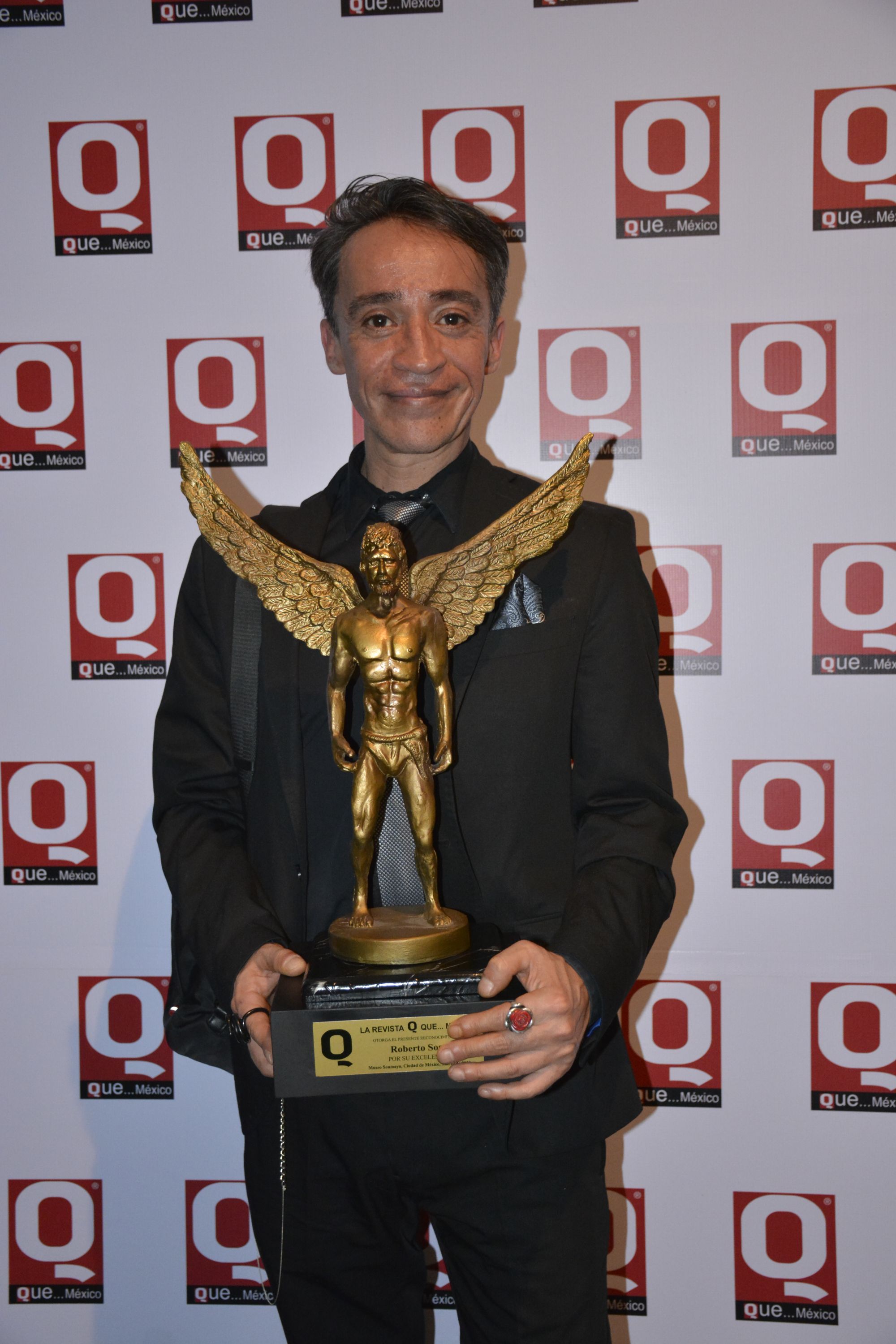Roberto Sosa.