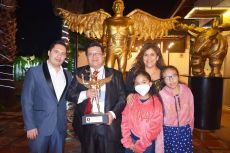 Dr. Juan Carlos Meza y familia